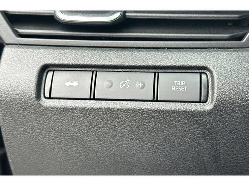 Used 2024 Nissan Altima 2.5 SV FWD image 29