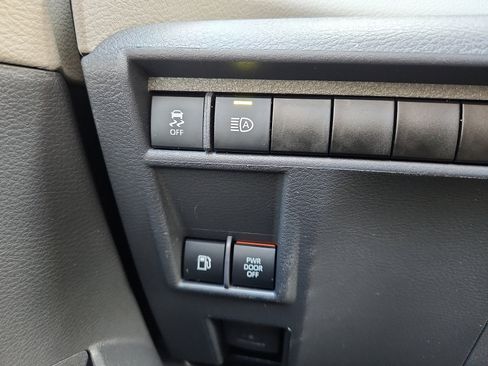 Used 2021 Toyota Sienna XLE image 30