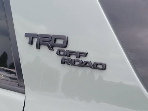 Used 2022 Toyota 4Runner TRD Off-Road AWD/4WD image 9