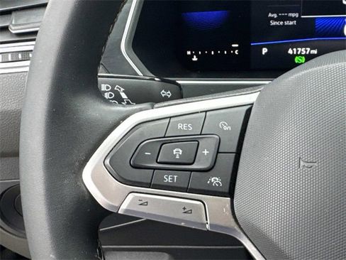 Certified 2022 Volkswagen Tiguan SE w/ Panoramic Sunroof Package image 16