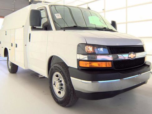 Used 2020 Chevrolet Express 3500 w/ Power Convenience Package RWD image 1