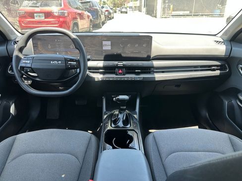 Used 2025 Kia K4 FWD image 32