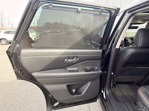 Certified 2024 Nissan Pathfinder Platinum w/ Cargo Package FWD image 24