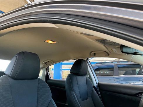 Used 2021 Honda Insight EX image 13