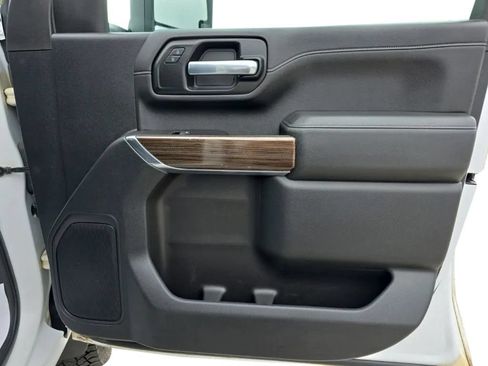 Used 2020 Chevrolet Silverado 3500 LT AWD/4WD image 19