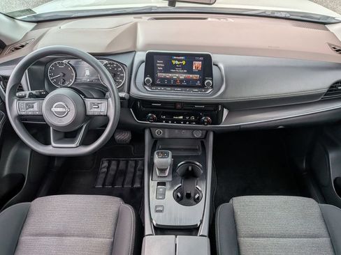 Certified 2022 Nissan Rogue SV FWD image 29