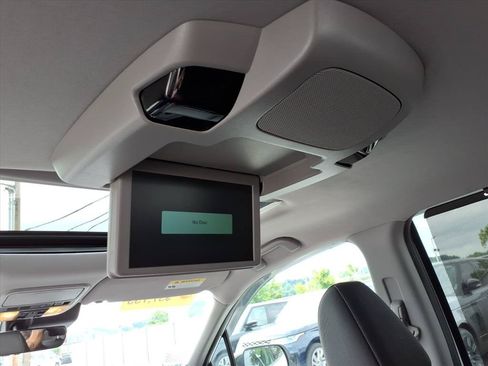 Used 2022 Honda Pilot Touring image 13