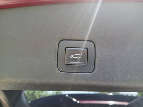 Used 2022 Chevrolet TrailBlazer RS w/ Sun and Liftgate Package AWD/4WD image 43