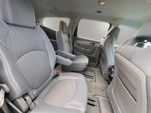 Used 2017 Chevrolet Traverse LT FWD image 14