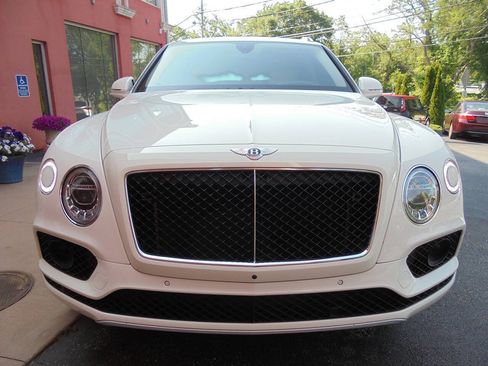 Used 2019 Bentley Bentayga AWD/4WD image 6