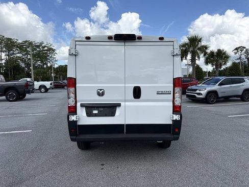 Used 2025 RAM ProMaster 2500 w/ Convenience Group FWD image 4
