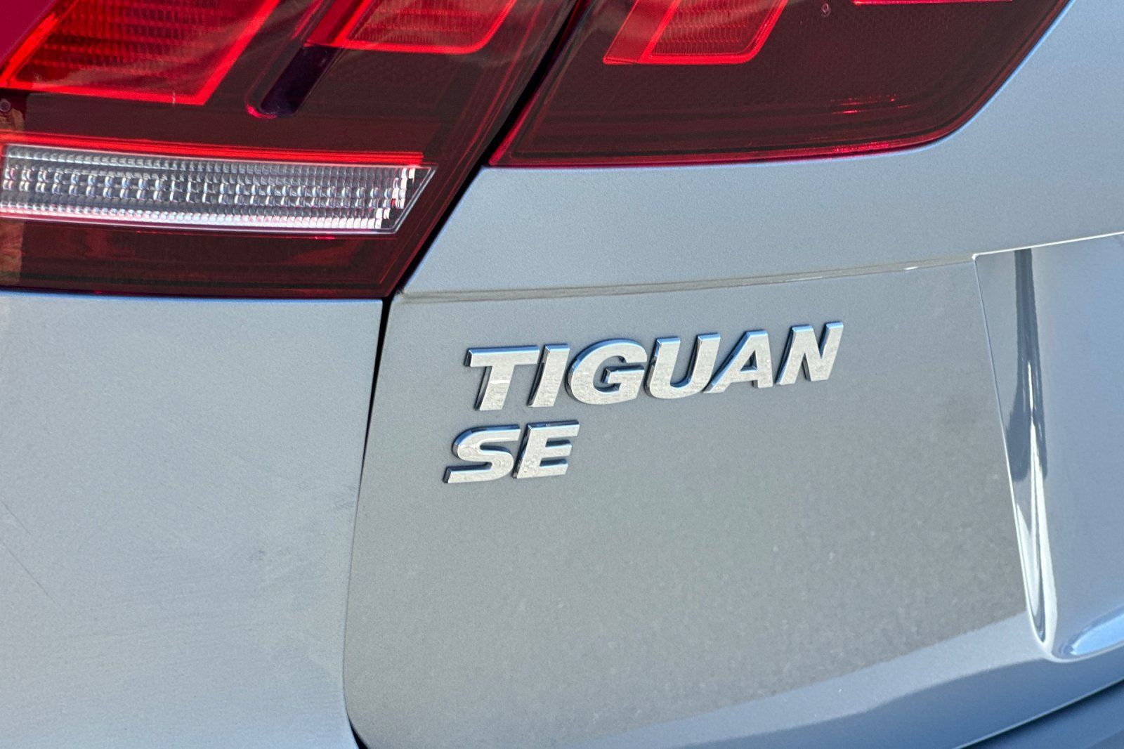 Used 2021 Volkswagen Tiguan SE R-Line AWD/4WD image 26