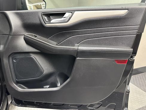 Used 2021 Ford Escape SE image 22