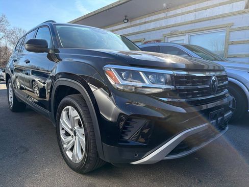 Used 2023 Volkswagen Atlas SE image 3