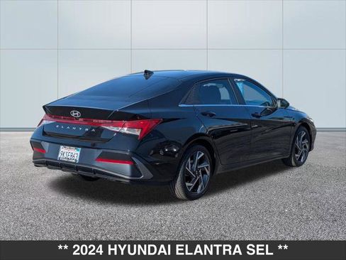Used 2024 Hyundai Elantra SEL w/ Convenience Package FWD image 5