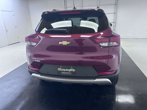 Used 2022 Chevrolet TrailBlazer LT w/ Convenience Package FWD image 14