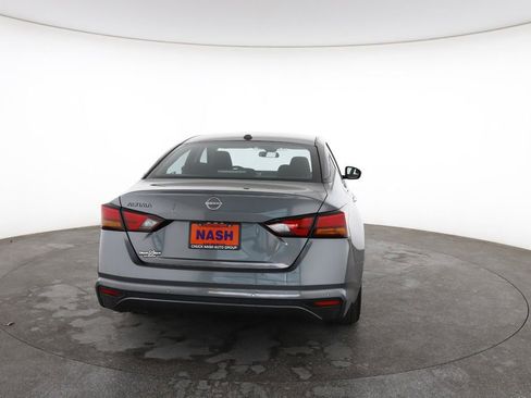 Used 2025 Nissan Altima 2.5 SV image 11