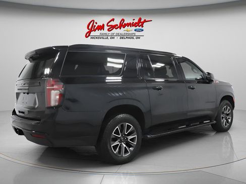 Used 2023 Chevrolet Suburban Z71 w/ Luxury Package AWD/4WD image 6