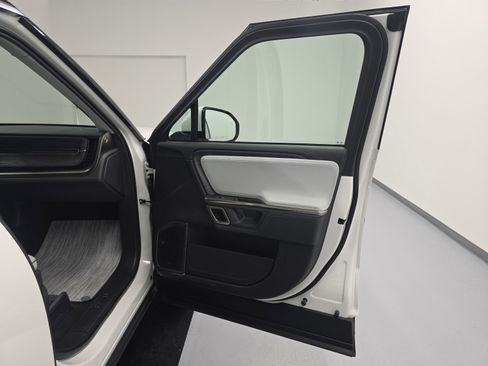 Used 2023 Rivian R1S Adventure image 18