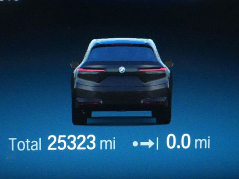 Used 2023 BMW iX xDrive50 w/ Sport Package image 22