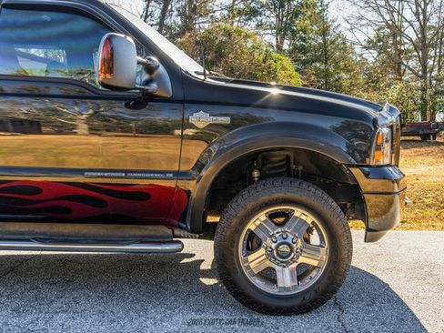 Used 2005 Ford F350 Harley-Davidson image 11