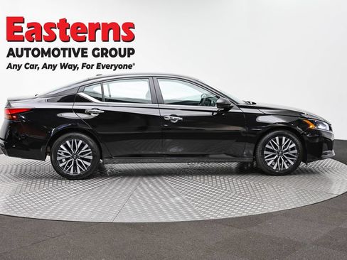 Used 2025 Nissan Altima 2.5 SV FWD image 4