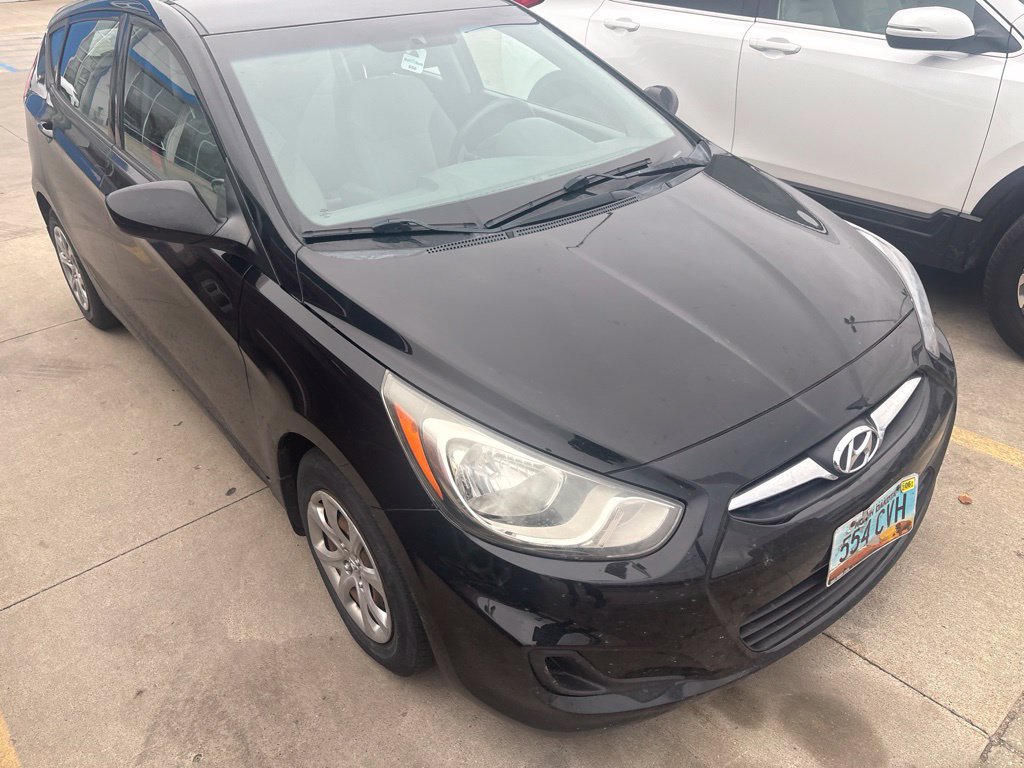 Used 2013 Hyundai Accent GS FWD image 2