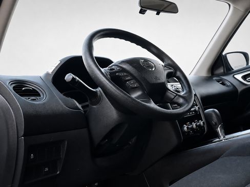 Used 2019 Nissan Pathfinder S AWD/4WD image 30