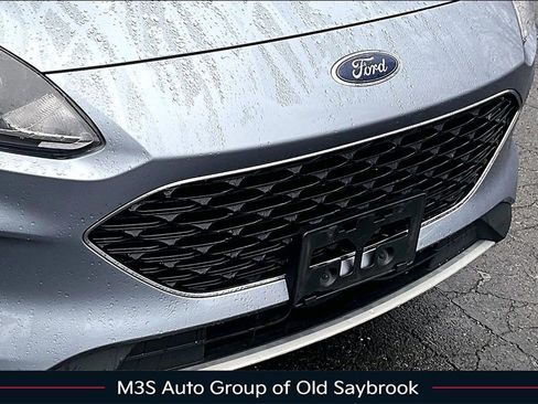 Used 2022 Ford Escape SE image 32