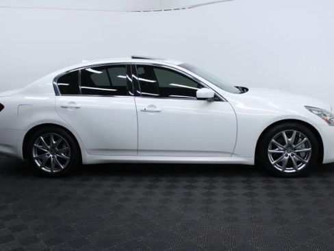 Used 2013 INFINITI G37 Journey w/ Premium Pkg image 4