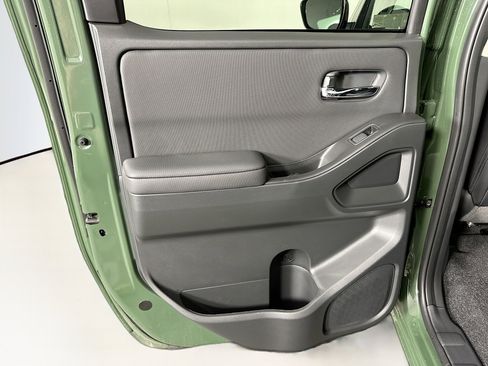 Used 2024 Nissan Frontier SL w/ Technology Package image 27