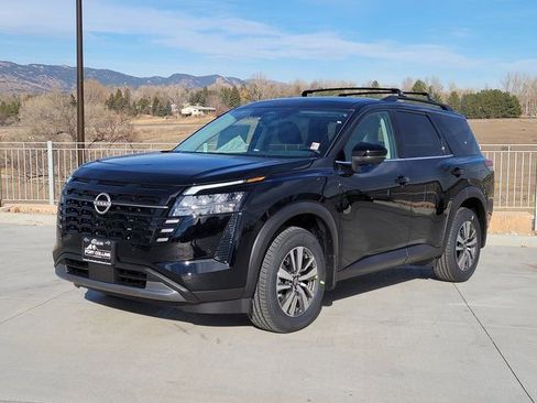 New 2026 Nissan Pathfinder SL image 1