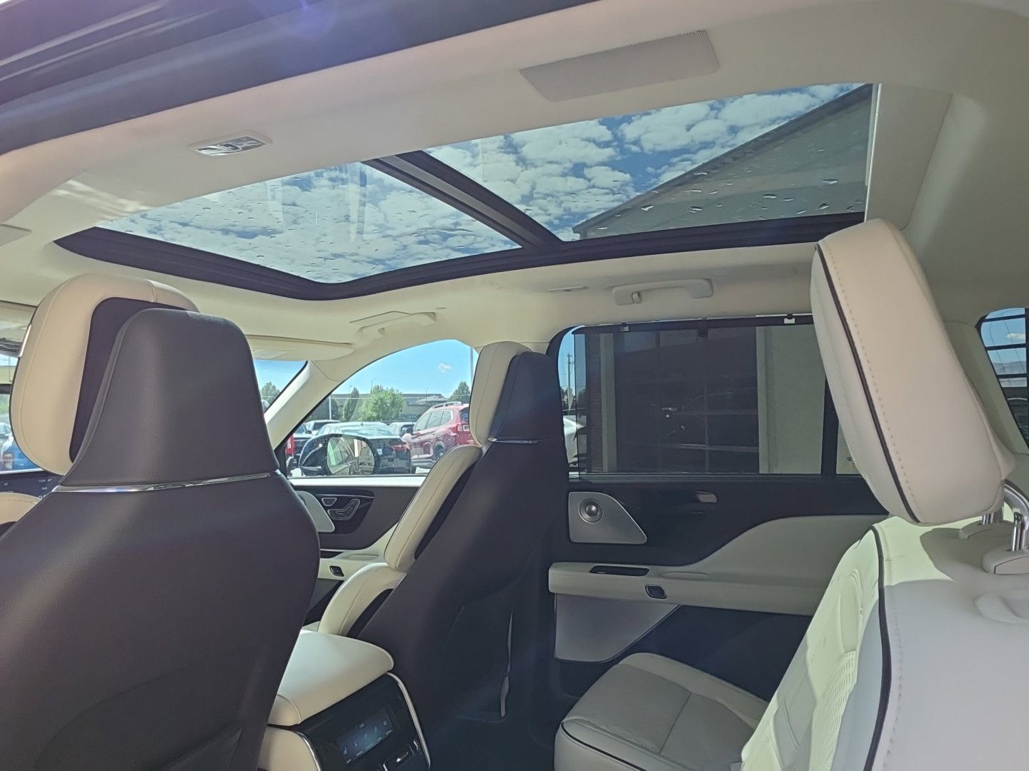 Used 2023 Lincoln Aviator Black Label Grand Touring AWD/4WD image 24
