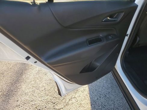 Used 2023 Chevrolet Equinox LT image 14