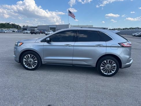 Used 2021 Ford Edge Titanium w/ Equipment Group 301A FWD image 6