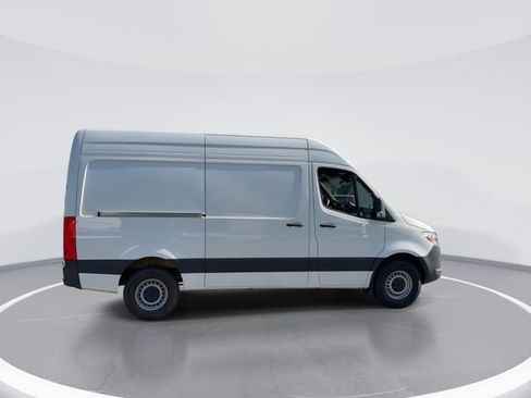 Used 2025 Mercedes-Benz Sprinter 2500 image 9