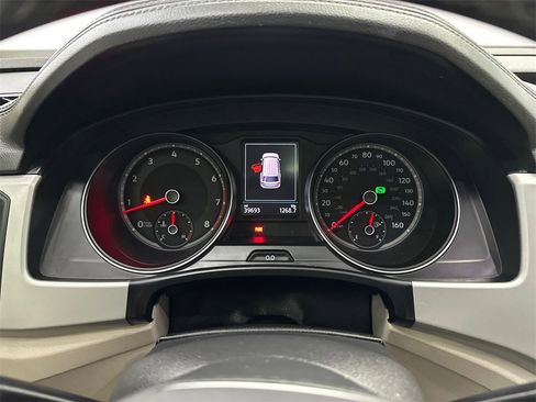 Used 2021 Volkswagen Atlas SE w/ Panoramic Sunroof Package image 30