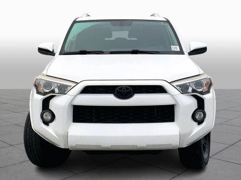 Used 2016 Toyota 4Runner SR5 image 3