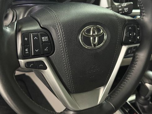 Used 2019 Toyota Highlander XLE AWD/4WD image 50