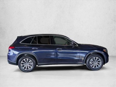 Used 2024 Mercedes-Benz GLC 300 4MATIC image 4