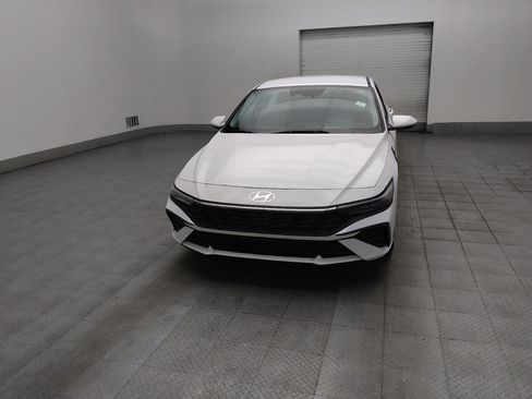 Used 2025 Hyundai Elantra SE FWD image 15
