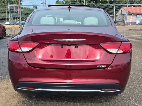 Used 2016 Chrysler 200 Limited w/ Anniversary Edition FWD image 4