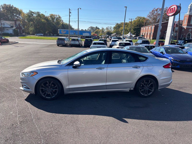 Used 2018 Ford Fusion SE w/ Equipment Group 201A FWD image 5