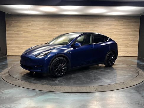 Used 2023 Tesla Model Y Performance AWD/4WD image 4