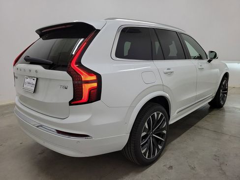 New 2026 Volvo XC90 T8 Plus image 5