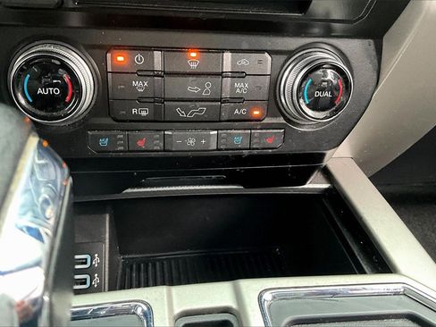 Used 2017 Ford F150 Lariat w/ Equipment Group 502A Luxury image 15