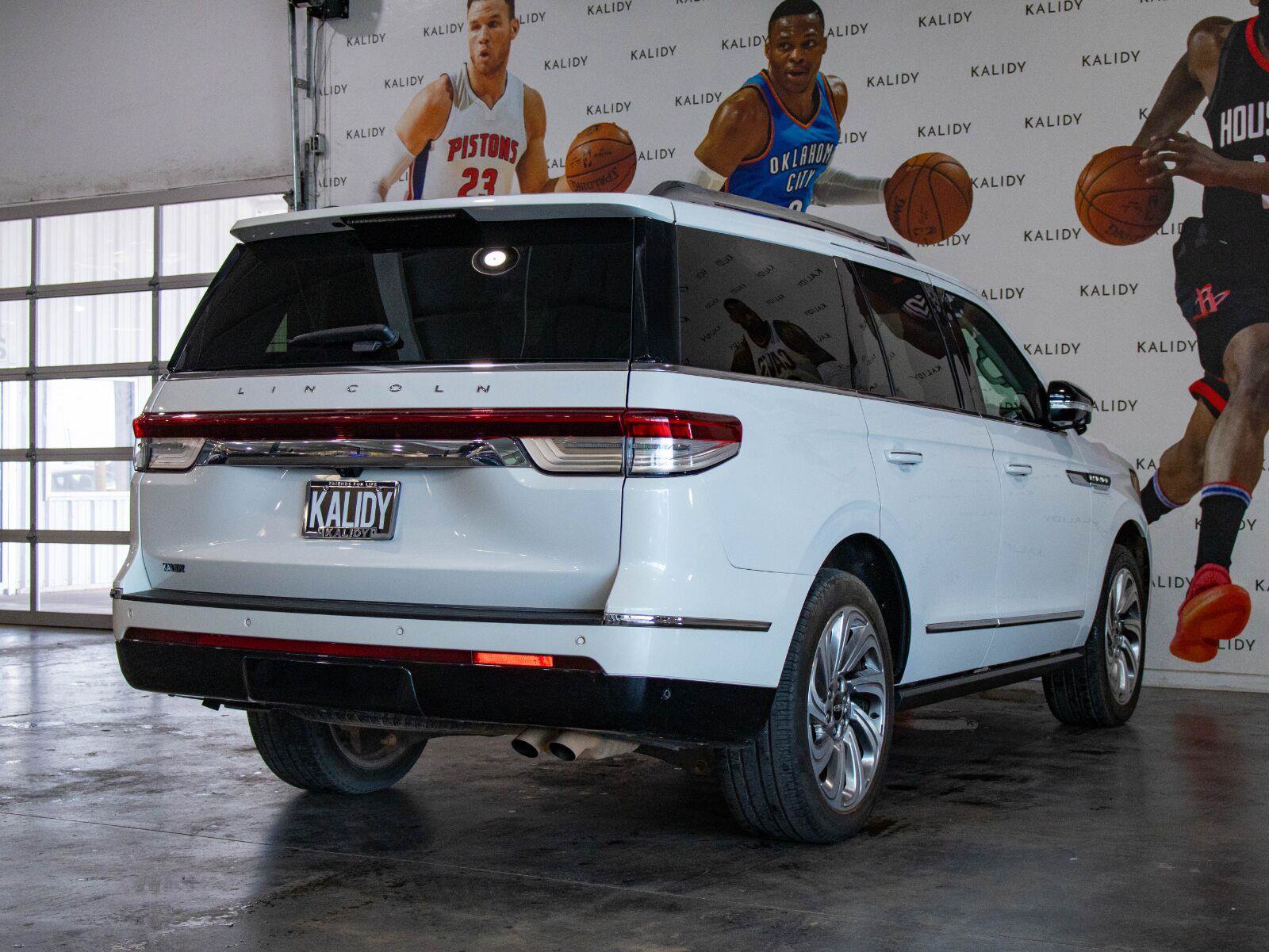 Used 2024 Lincoln Navigator Reserve AWD/4WD image 27