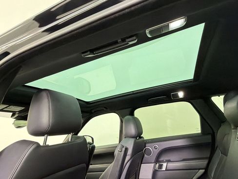 Used 2017 Land Rover Range Rover Sport SE image 16