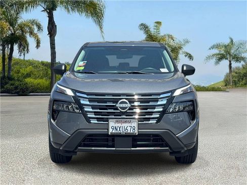 Used 2024 Nissan Rogue S AWD/4WD image 3