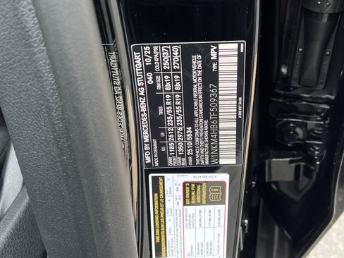 Used 2026 Mercedes-Benz GLC 300 4MATIC image 35